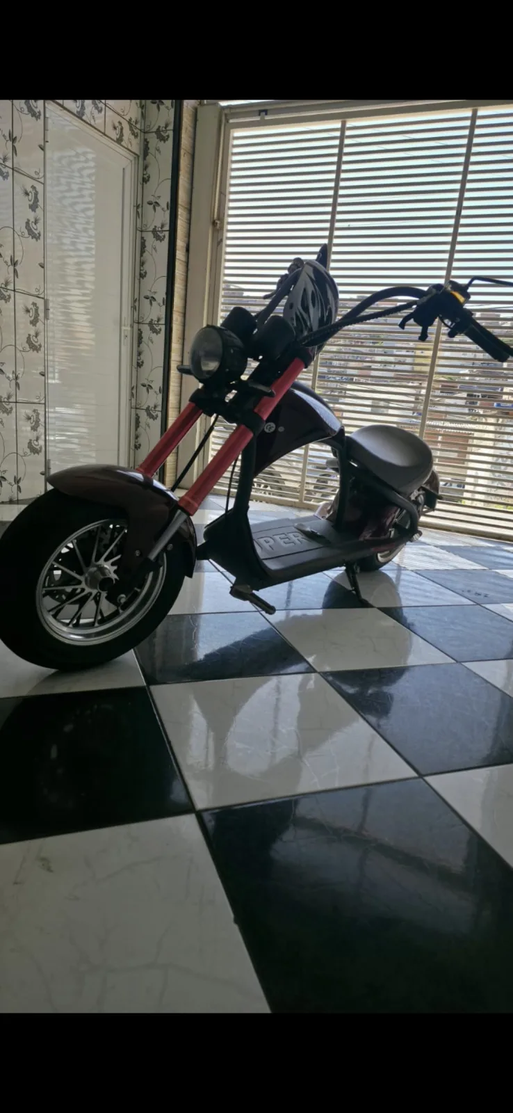 Moto elétrica usada em ótimo estado de conservação